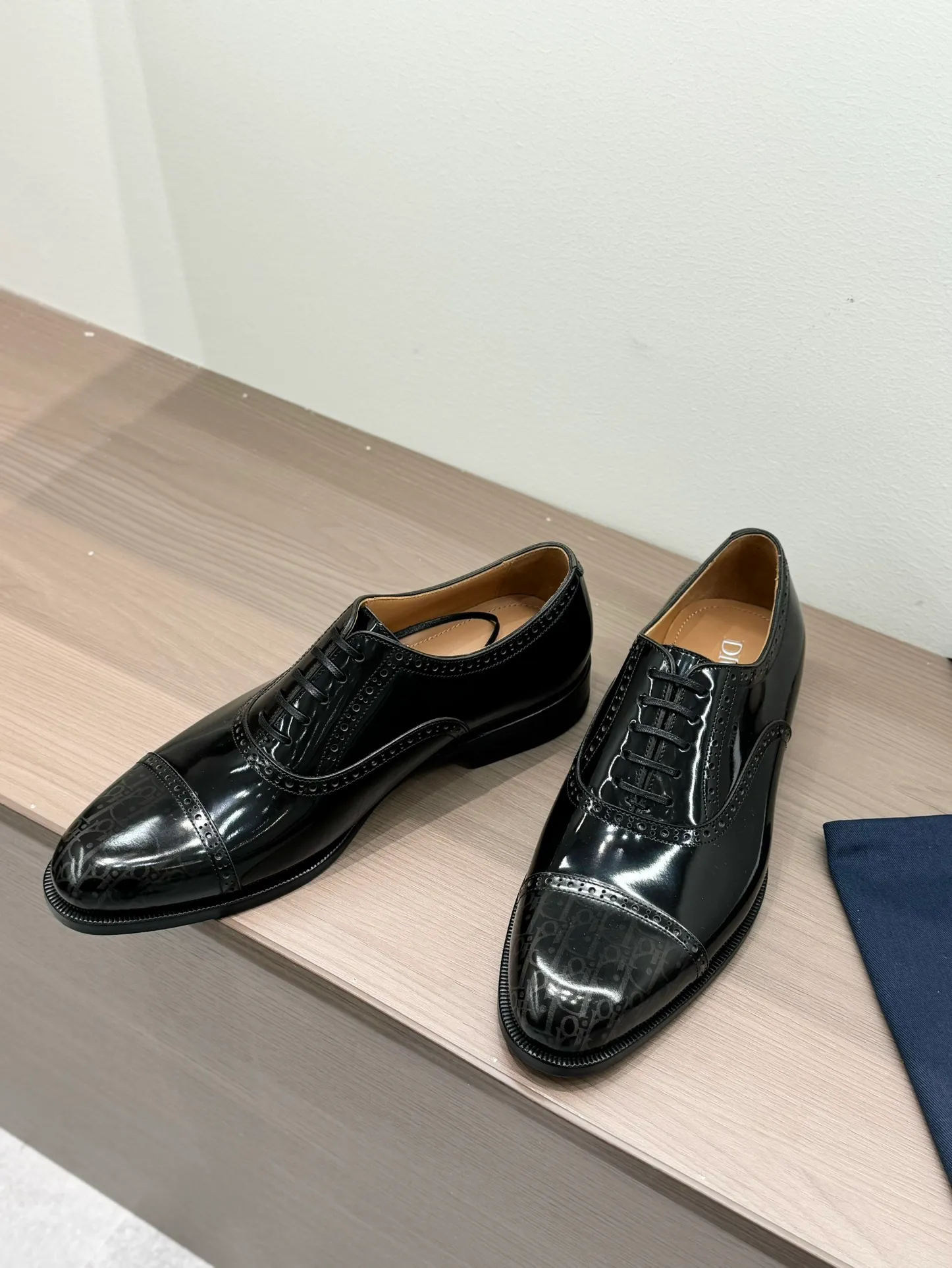 940💰 Dior high-end men's boutique casual leather shoes, imported cowhide upper, water-dyed cowhide lining, imported genuine leather outsole, perfect details, standard code 39-44 (38.45.46 customized, non-returnable and non-exchangeable),
